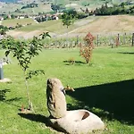 A Ca Ed Franca E Giaco Konukevi La Morra