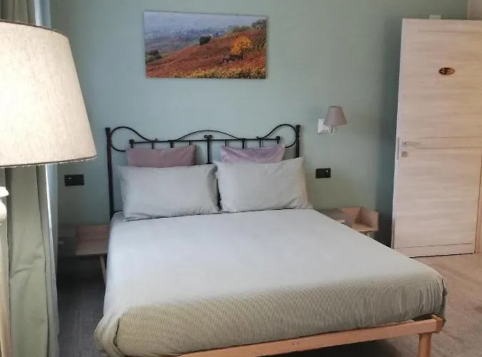 A Ca Ed Franca E Giaco Konukevi La Morra